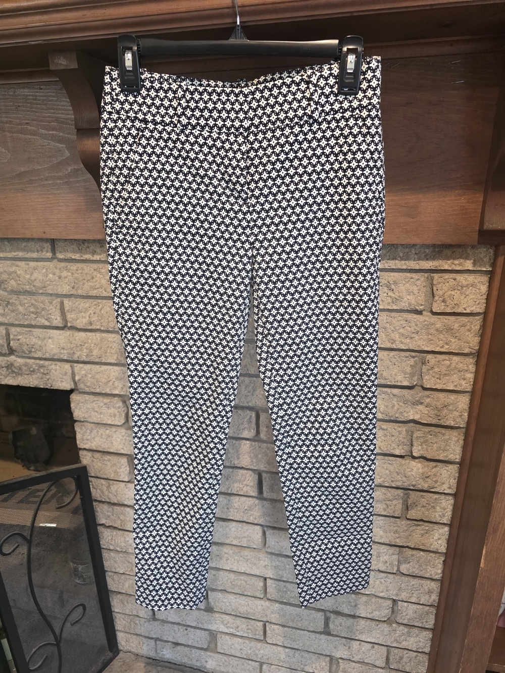 LOFT Black & White Printed Cropped Slim Ankle Pants - Picture 2 of 7